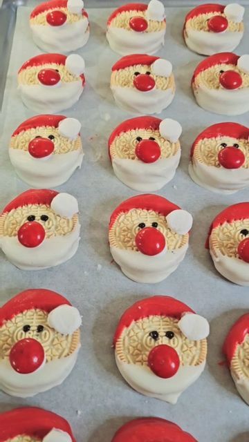 Natal, Christmas Eve Cookies For Santa, Santa Oreos, Golden Oreo Cookies, Santa Recipes, Christmas Oreos, Oreo Cookie Dessert, Christmas Oreo, Treats For Santa