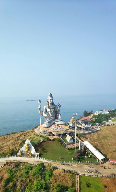 Lord Shiva 🕉 Murudeshwar Temple 🛐 Beach side 🌊 Karnataka 🔥 Murdeshwar Temple Photography, Murudeshwar Temple Photography, Murudeshwar Lord Shiva, Murudeshwar Temple, Mango Quotes, Karnataka Tourism, Shiv Temple, Temple Ideas, Shiva Images