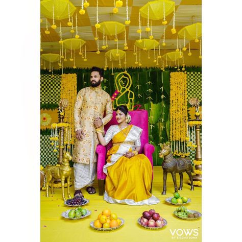 Haldi Decorations, Bump Photoshoot, Indian Baby Shower Decorations, Fancy Baby Shower, Indian Maternity, Baby Bump Photoshoot, Indian Baby Showers, Baby Shower Images, Maternity Photography Poses Outdoors