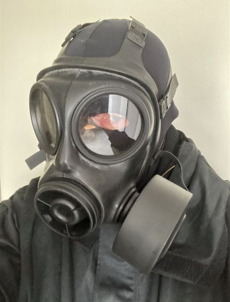 Hazmat Mask, Gas Mask Design, Mask Guy, Gas Mask Art, Mask Aesthetic, Hazmat Suit, Masked Men, Gas Masks, Russian Culture