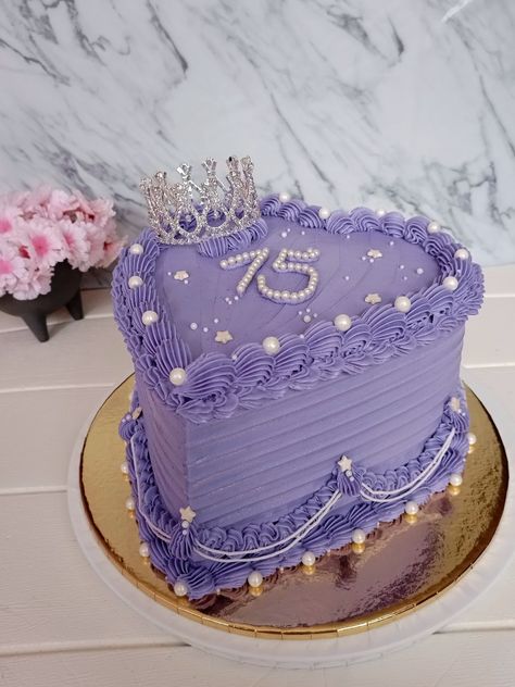 Quinceañera Cake Ideas Purple, Sweet 16 Cakes Purple And Silver, Sweet 15 Birthday Cakes, Pretty Birthday Cakes Purple, Purple Heart Cakes Birthday, Cake Designs Birthday Purple, 15 Birthday Cake Purple, Purple 15 Cake, Sweet 16 Cake Ideas Purple