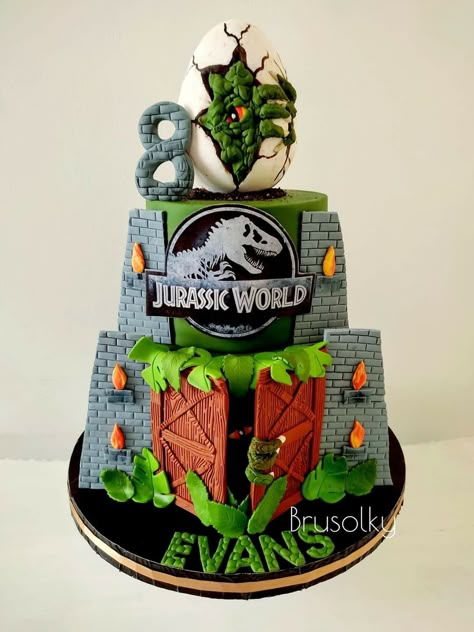 Jurassic World Birthday Party Cake, Jurassic World Cakes, Jurassic Park Cake Birthdays, Dinasour Cakes Ideas, Pastel Jurassic World, Jurassic World Birthday Cake, Jurassic Park Birthday Cake, Jurassic Cake, Dinosaur Cakes For Boys