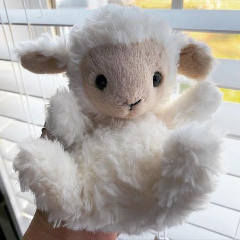 Teddy Photos, Jellycat Stuffed Animals, Cute Squishies, Cute Sewing Projects, Cute Stuff, Cuddly Toy, Cute Stuffed Animals, Cute Toys, Cute Plush