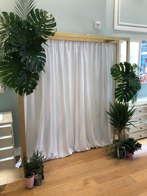 Hawaii Backdrop Photo Booths, Hawaiian Photo Backdrop, Palm Backdrop, Princess Birthday Party Decorations Diy, Arch Arrangement, Bridal Decor, Decor Engagement, Tropical Wedding Decor, Coin Photo