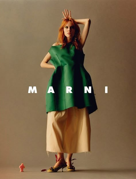 Marni Spring/Summer 2018 Campaign | The Fashionography Jamie Hawkesworth, Campaign Photography, Campaign Fashion, Fashion Media, Fashion Photography Inspiration, Fashion Advertising, 가을 패션, Ad Campaign, Fashion Editor