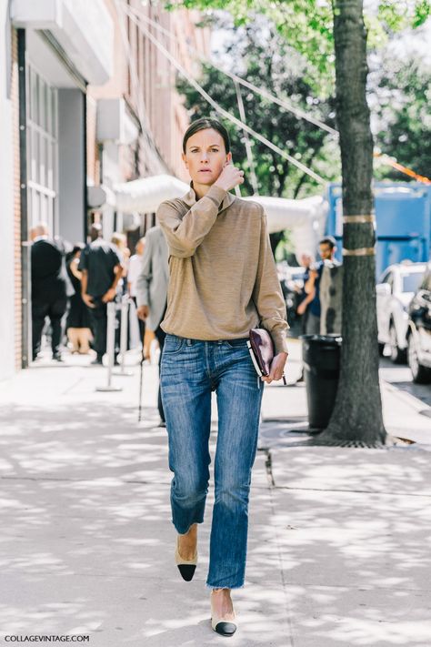 nyfw-new_york_fashion_week_ss17-street_style-outfits-collage_vintage-vintage-mansur_gavriel-rodarte-coach-30 Jo Ellison, Minimalist Moda, Looks Jeans, Look Jean, Beige Outfit, Nyfw Street Style, Moda Chic, Collage Vintage, Elegante Casual