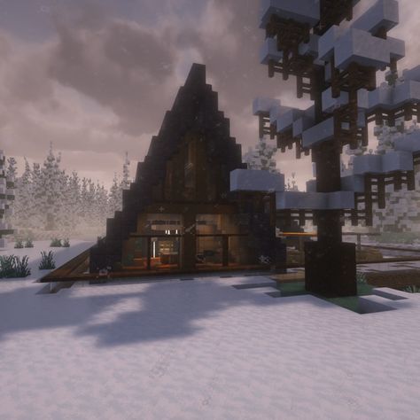 Minecraft Snow House Tutorial, Minecraft Winter Mansion, A Frame Cabin Minecraft, Minecraft Christmas House Interior, A Frame House Minecraft, Snowy Cabin Minecraft, A Frame Minecraft House, Minecraft Modern Cabin, Christmas Builds Minecraft