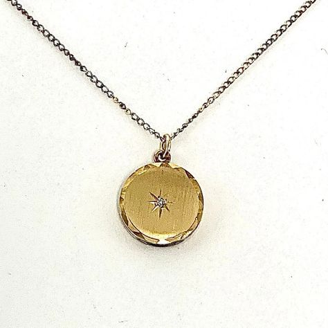 Vintage Diamond 14 K Gold Filled Star Photo Locket Necklace - Etsy Star Photo, Picture Locket, Antique Locket, Photo Locket Necklace, Vintage Lockets, Small Pictures, Tiny Diamond, Photo Locket, Box Gift