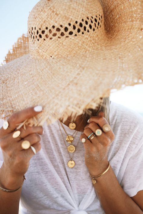 Summer Jewelry Beach, California Jewelry, Photography Backdrops Diy, Photographing Jewelry, Jewellery Photography Inspiration, Instagram Jewelry, Jewelry Photography Styling, Beach Photography Poses, Summer Photoshoot