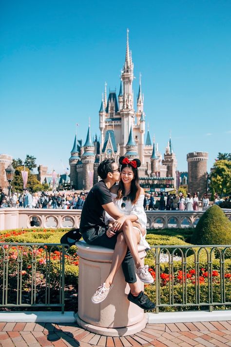 BEVERLY VILLE: KONICHIWA JAPAN Disneyland Couples Outfits, Disneyland Couples Pictures, Japan Shibuya, Disney Poses, Tokyo Harajuku, Disneyland Photography, Tokyo Photos, Disney Tokyo, Paris Couple