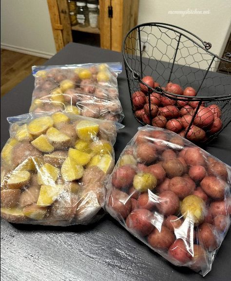 How to Freeze Potatoes (For Future Meals) — Mommy's Kitchen Freeze Potatoes, Freezing Potatoes, Chicken Corn Chowder, Bowl Party Food, Frozen Potatoes, How To Store Potatoes, Life In The City, Fresh Potato, Green Beans And Potatoes