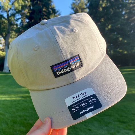 Patagonia Hat Outfit, Outfit Vaqueros, Birthday Gift Husband, Patagonia Cap, Patagonia Beanie, Patagonia Trucker Hat, Patagonia Hat, Hiking Girl, Patagonia Logo