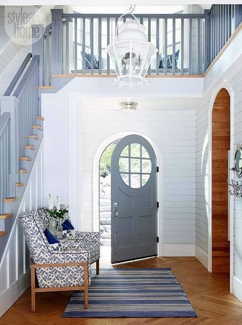 This cozy seaside home was designed with a neutral base infused with nautical hues by Muskoka Living Interiors, located on Lake Rosseau, Ontario, Canada. #entry #foyer Beach House Decor Coastal Style, Coastal Style Decorating, Haus Am See, Country Chic Cottage, Casas Coloniales, Coastal Bedrooms, Lakefront Homes, Beach House Style, Beach Cottage Decor