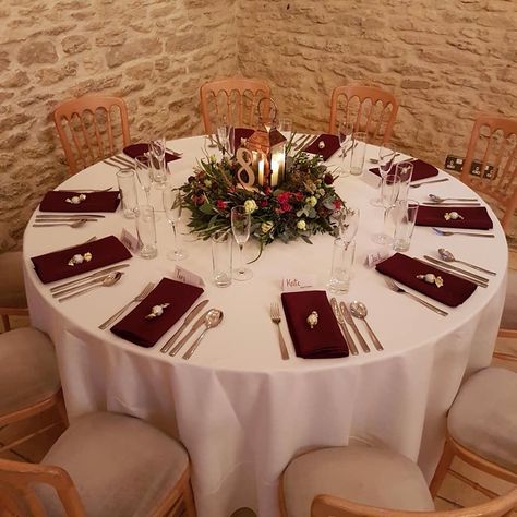 Burgundy Round Table Wedding, Sweetheart Table Burgundy, Burgundy Wedding Reception Tables, Burgundy Table Setting Wedding, Burgundy Napkins, Wedding Table Setting Ideas, Wedding Decorations Table Settings, Kingscote Barn, Winter Barn Weddings