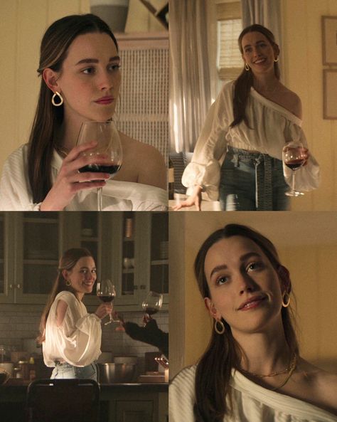 Victoria Pedretti Fashion, Victoria Pedretti Love Quinn, You Netflix Love Quinn, Love Quinn Fashion, Victoria Pedretti Style, Love Quinn Outfits Season 3, Love Quinn Style, Pedretti Victoria, Love Quinn Aesthetic