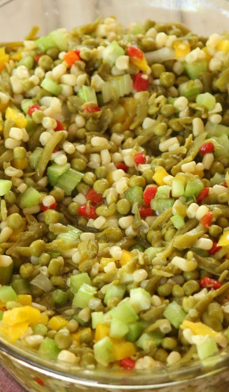 Marinated Salad Recipes, Shoe Peg Corn, Marinated Vegetable Salad, Marinated Green Beans, English Pea Salad, Marinated Salad, Pea Salad Recipes, Marinated Vegetables, Three Bean Salad