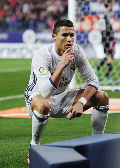 Iconic new pose CR7 Derbi Madrileño 19.11.16 Borussia Dortmund, Ronaldo Vs Atletico Madrid, Ronaldo Vs Barcelona, Cristiano Ronaldo Madrid, Real Madrid Icon, Cristiano Ronaldo 2014, Real Madrid Vs Atletico Madrid, Cristiano Ronaldo Celebration, Real Madrid Ronaldo