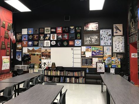 Theater Classroom, Drama Classroom, Drama Theater, Theatre Classroom, Student Lounge, Teaching Theatre, Theatre Education, School Drama, Teaching Drama