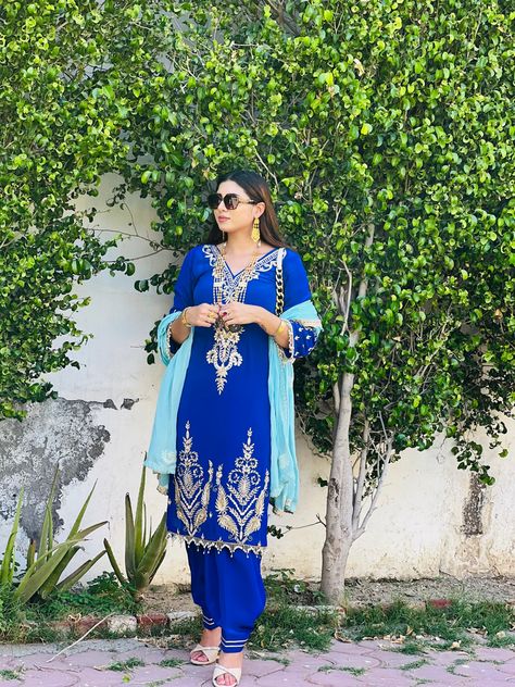 Designer Punjabi suit ❤️ Royal Blue Punjabi Suit, Blue Punjabi Suit, Blush Prom Dress, Classy Fall Outfits, Designer Punjabi Suits, Punjabi Salwar Suits, Punjabi Suit, Dress Indian, Dress Indian Style