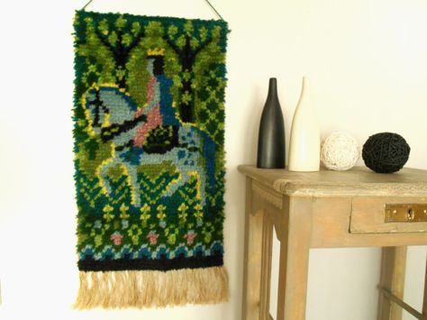 Hey, I found this really awesome Etsy listing at https://www.etsy.com/listing/234049771/vintage-latch-hook-wall-hanging-swedish Grandma Crafts, Contemporary Tapestries, Rya Rug, String Crafts, Rug Wall Hanging, Art Tapestry, Wall Rug, Hook Wall, Fairytale Illustration