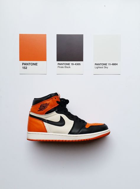 Nike Office, Pantone Color Palette, Nike Ad, Gradient Color Design, Pantone Colour Palettes, Nike Design, Retail Concepts, Streetwear Shoes, Shoes Photography