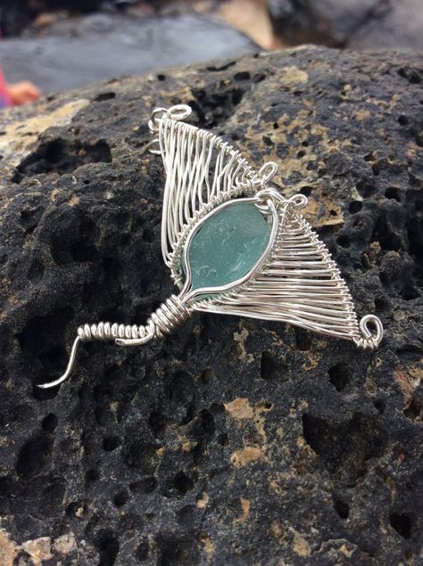 Handmade Seaglass Jewelry, Seaglass Wire Wrapping, Wire Wrapped Seaglass Jewelry, Metal Wrapped Jewelry, Wire Wrap Pendants, Wire Wrapped Animals, Seaglass Animals, Metal Wire Crafts, Stingray Jewelry