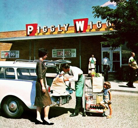 Vintage Grocery, Piggly Wiggly, Grocery Stores, Vintage Life, Grocery Shop, Vintage Store, The Good Old Days, Back In The Day, Vintage Ads