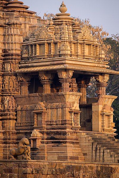 Nagara Style Temple Architecture, Khajuraho Temple Photography, Brahadeeshwara Temple, Temple Of Heaven Beijing, Indian Monuments, Temples Of India, Temple Hindu, Temple Building, Khajuraho Temple