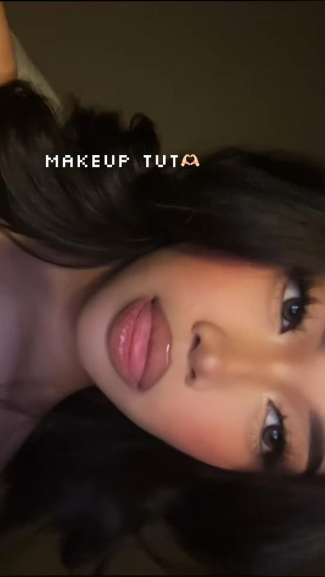 Asian girl makeup tutorial Tired Girl Makeup Look Tutorial, Douyin X Latina Makeup, Hard Eyeshadow Looks, Types Of Makeup Looks With Names, Mixed Girl Makeup Tutorial, How To Do Baddie Makeup, Doe Eye Makeup Tutorials, Unreconozible Makeup, Makeup Looks Natural Step By Step