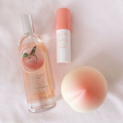 soft peach aestbetic aesthetic palette pastel soft light peach aesthetic peach child 桃 momoko light orange peach silhouette aesthetic cat white soft peach pastel milky aesthetic minimal minimalist apricot soft orange aesthetic cute kawaii food drink japanese aesthetic korean aesthetic sunset sunrise insta instagram pretty #peaches #photography #aestheticwallpaperiphone #softaesthetic  #minimalist #aesthetic #peachy #peachyaesthetic #美的 #桃 #桃月なしこ #복숭아 | a r i e l : e s t h é t i q u e Rosa Make-up, Soft Make-up, 13 Wallpaper, Peach Makeup, Peach Aesthetic, Cream Aesthetic, Wallpaper Pastel, Basic Makeup, Dior Makeup