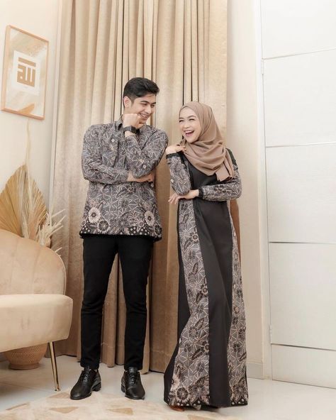 Syari Dress, Dress Muslim Modern, Batik Dress Modern, Kebaya Modern Dress, Batik Couple, Model Gamis, Fb Ads, Batik Fashion, Face Acne