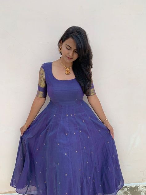 Dress Out Of Saree, Cotton Anarkali Dress, Dress Designs For Stitching, Anarkali Designs, Simple Frock Design, Long Gown Design, Simple Frocks, Anarkali Dress Pattern, Simple Kurta Designs