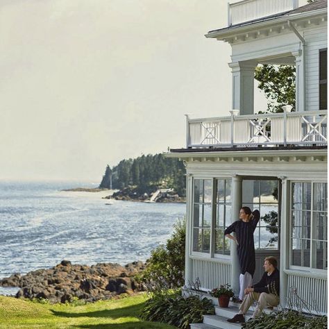 American Beach House, Beach House Australia, Bumblebee Photo, Preppy Blonde, House By The Ocean, Beach House Getaway, House In Australia, Coast House, Australia House