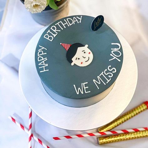 Fondant Hand, Cake Minimal, Latest Birthday Cake, Korean Lunch, Birth Cakes, Minimalist Cake, Cake For Boyfriend, Animal Birthday Cakes, Korean Cake