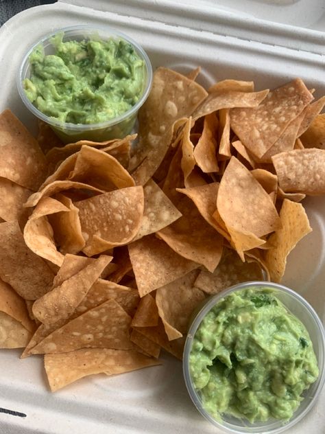 Sandwich And Chips, Snacks Chips, Aesthetic Chips, Chips And Dip Aesthetic, Chips Aesthetic, Guacamole And Chips, Tortilla Chips Aesthetic, Chips And Guacamole, Guac And Chips Aesthetic