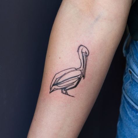 Simple Pelican Tattoo, Pelican Tattoo Small, Spoonbill Tattoo, Pelican Tattoo For Women, Florida Tattoo For Women, Izzy Tattoo, Tattoo Future, Louisiana Tattoo, Pelican Tattoo