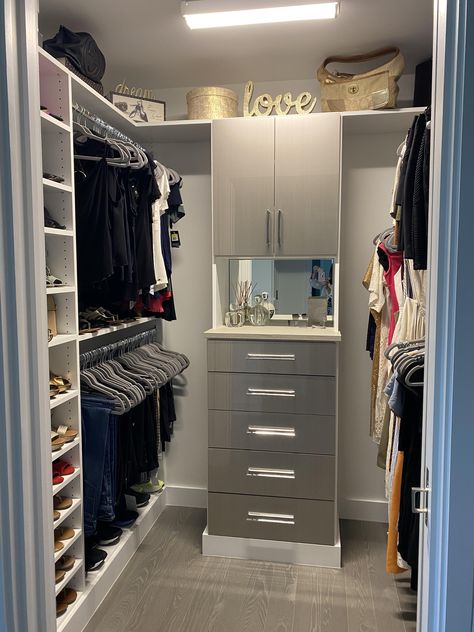 Wide Closet Ideas, Small U Shaped Walk In Closet Ideas, U Shaped Walk In Closet Ideas, Closet Organization Ideas With Drawers, U Shaped Shelves In Closet, U Shaped Closet Design, Small U Shaped Closet, 4 By 4 Closet Ideas, 6 X 7 Walk In Closet