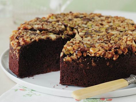 Cake With Nuts Recipe, Upside Down Desserts, Banana Upside Down Cake, Nut Cake, Walnut Cake, Nut Recipes, Chocolate Nuts, Upside Down Cake, Chocolate Caramel