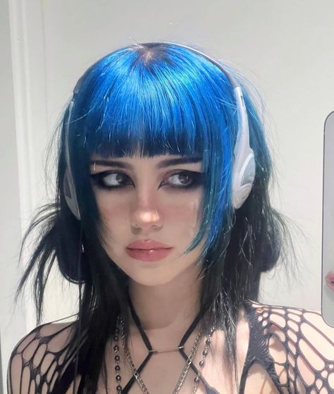 ZAPERWAVE on Instagram: “i can’t compete with the voices in your head 💔” 90s Punk Hair, Punk Japanese, Tiger Hair, 2000s Y2k Aesthetic, Y2k Aesthetic Grunge, Japanese 2000s, Alt Girls, Punk Hair, Emo Hair