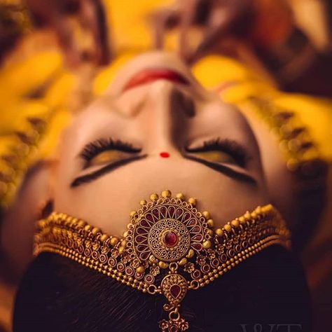 22 Guttapusalu Haram Designs That You Would Like To Grab on Sight! • South India Jewels Haldi Photoshoot, Indian Bride Poses, Indian Bride Photography Poses, Bride Photos Poses, Indian Wedding Poses, Indian Wedding Photography Couples, Bridal Photography Poses, Bridal Jewels, Bride Photography Poses