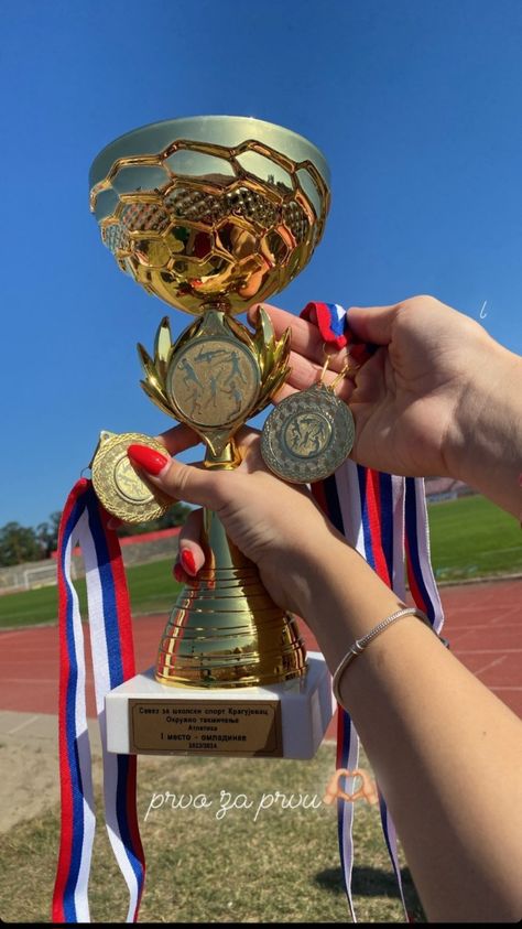 #track #trackandfiel #athletics #firstplace #throphy Track And Field Medals, Track Vision Board, Track Medals, Track Szn, Teacher Vision Board, Fields Medal, Running Medal Display, Running Medal, Running Medals