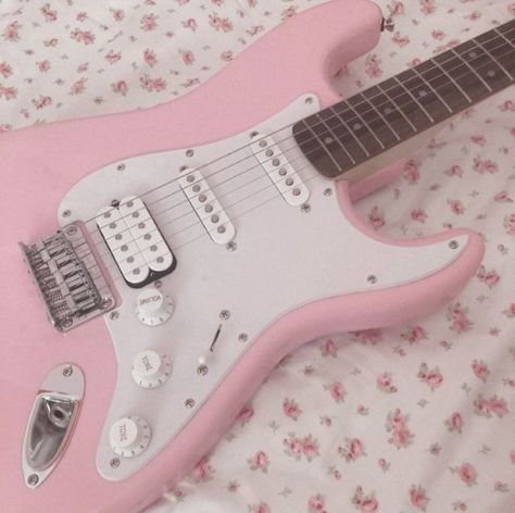 Electric Guitar Colors, Pink Electric Guitar Aesthetic, Pink Guitar Aesthetic, Discord Decor, Coquette Board, Electric Guitar Aesthetic, Pink Electric Guitar, Pink Guitar, Piano Video