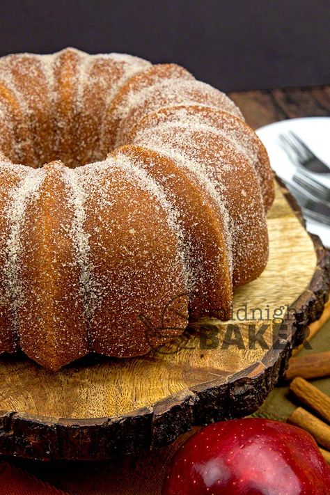 Apple Cider Donut Cake, Cider Donut Cake, Donut Cake, Torte Cupcake, Salty Cake, Apple Cider Donuts, Apple Cake Recipes, Marble Cake, Bundt Cakes Recipes