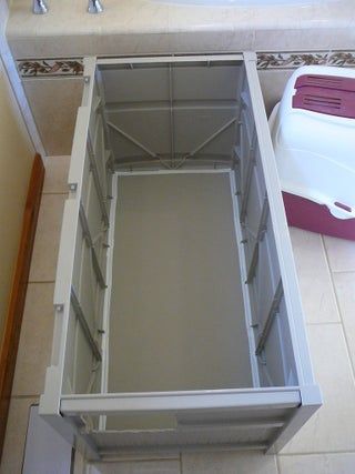 Mess Free Litter Box Ideas, Liter Box Ideas Cat Diy, Diy Cat Feeding Station Dog Proof, Extra Large Cat Litter Box Ideas Diy, Large Cat Litter Box Ideas, Multi Cat Litter Box Ideas, Diy Litter Box Enclosure Cheap, Litter Box Enclosure Diy Easy, Diy Cat Litter Box Ideas Mess Free