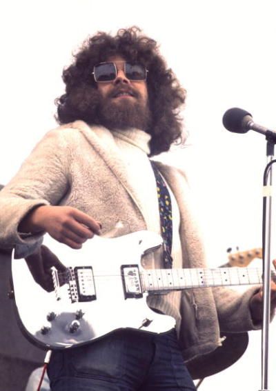 Jeff Lynne  (1973) Tumblr, Elo Band, Jeff Lynne Elo, Jeff Lynne, The Music Man, Liza Minnelli, Electric Light, 70s Music, Trafalgar Square