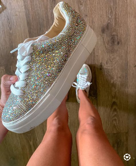 Rhinestone Sneakers Outfit, Rhinestone Shoes Outfit, Rhinestone Tennis Shoes, Trip Fits, Rhinestone Sneakers, Bling Ideas, Art Shoes, Rhinestone Shoes, Vegas Trip