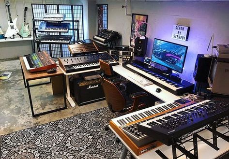 Sweet synths in this epic studio.  By @protovolt  #musicstudio #musicproducer Home Studio Music Ideas, Small Music Studio Ideas, Music Bedroom, Home Studio Ideas, Home Music Rooms, Recording Studio Design, Recording Studio Home, Home Studio Setup, Music Studio Room