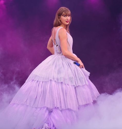 Speak Now Enchanted, Eras Tour Speak Now, Speak Now Dress, Wholesome Pictures, Taylor Swift Tour Outfits, Taylor Swift Speak Now, Cupcake Dress, Swift Tour