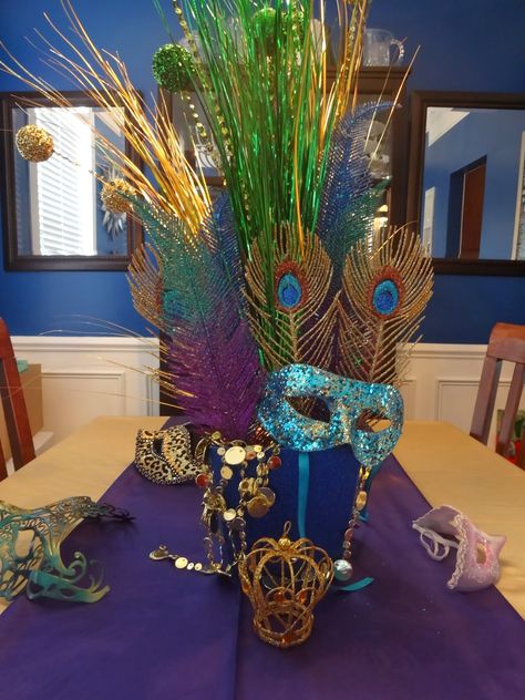 Purim Centerpieces, Purim Party Ideas, Purim Decorations, Purim Jewish Holiday, Purim Festival, Purim Crafts, Purim Ideas, Purim Party, Purim Gifts