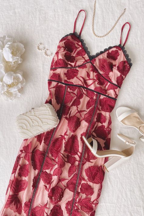 Floral Burgundy Wedding Guest Dress Check more at https://nftblog.pro/floral-burgundy-wedding-guest-dress/ Winery Wedding Guest Dress, May Wedding Guest Dress, September Wedding Guest Dress, November Wedding Guest Dress, Burgundy Wedding Guest Dress, Taurus Fashion, Floral Wedding Guest Dress, Dusky Summer, Olivia Jones